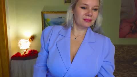 Snapshot of reasonforpassion_ chatting on 12-16-25, 01:27 Im a little sick. Ill be back soon. online show from 12-16-25, 01:27