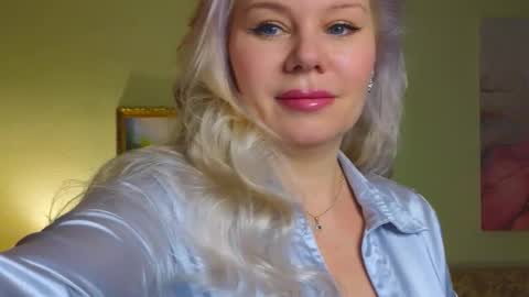 Snapshot of reasonforpassion_ chatting on 03-01-26, 02:19 Im a little sick. Ill be back soon. online show from 03-01-26, 02:19