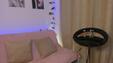 Rebeca Marchetti online show from 04-02-26, 08:39