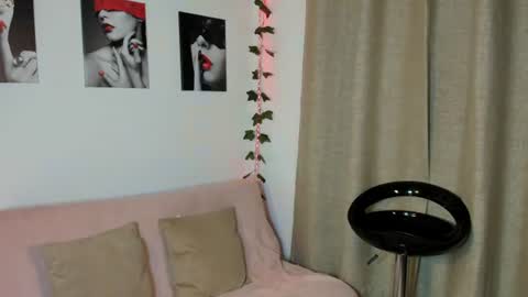 Rebeca Marchetti online show from 07-21-26, 01:02