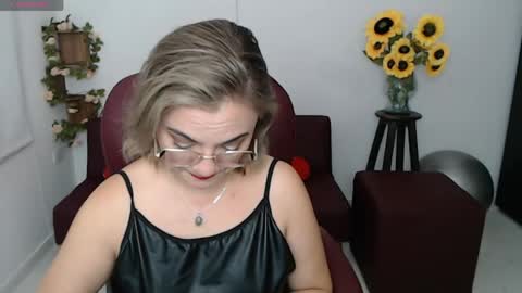 REBECA online show from 05-01-26, 01:59