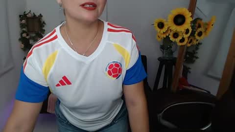 Snapshot of rebeca_milf chatting on 06-17-26, 03:57 REBECA online show from 06-17-26, 03:57