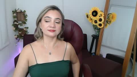 Snapshot of rebeca_milf chatting on 06-23-26, 03:10 REBECA online show from 06-23-26, 03:10