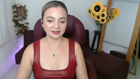 Snapshot of rebeca_milf chatting on 06-24-26, 04:28 REBECA online show from 06-24-26, 04:28