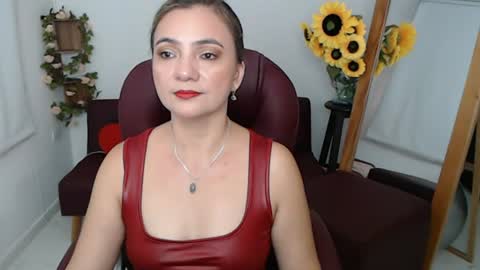 Snapshot of rebeca_milf chatting on 06-29-26, 03:56 REBECA online show from 06-29-26, 03:56