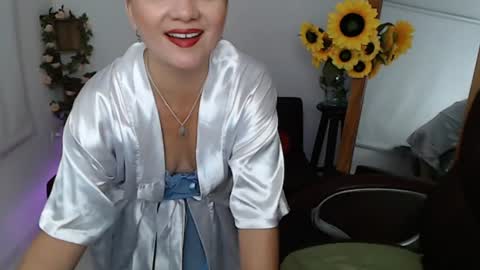 Snapshot of rebeca_milf chatting on 07-04-26, 02:45 REBECA online show from 07-04-26, 02:45