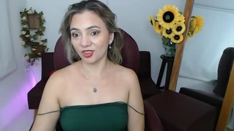 Snapshot of rebeca_milf chatting on 07-06-26, 03:03 REBECA online show from 07-06-26, 03:03