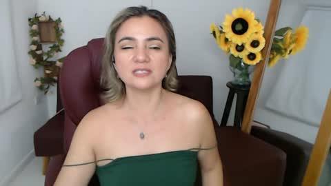 Snapshot of rebeca_milf chatting on 07-14-26, 12:46 REBECA online show from 07-14-26, 12:46