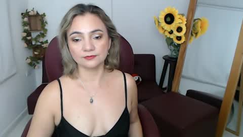 Snapshot of rebeca_milf chatting on 07-17-26, 02:45 REBECA online show from 07-17-26, 02:45