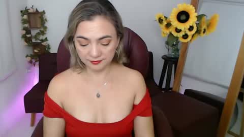 Snapshot of rebeca_milf chatting on 07-19-26, 01:37 REBECA online show from 07-19-26, 01:37