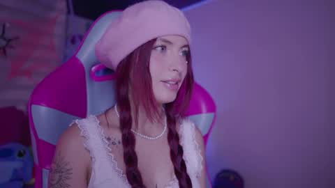Snapshot of rebecah_1 chatting on 10-14-25, 01:45 Rebeca online show from 10-14-25, 01:45
