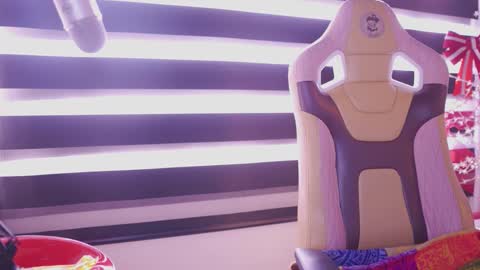 Rebeca  online show from 12-17-25, 12:55