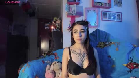 Snapshot of rebecahart chatting on 02-12-26, 03:01 Rebecca online show from 02-12-26, 03:01