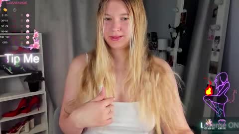 Snapshot of rebecca_____ chatting on 09-28-25, 01:55 rebecca_____ online show from 09-28-25, 01:55