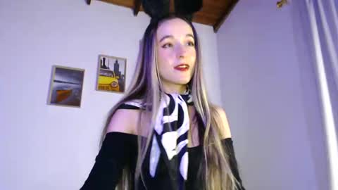 Becca Johnsoon online show from 11-01-25, 01:18
