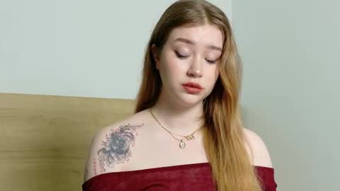 Snapshot of rebecca_lace chatting on 09-13-25, 01:38 rebecca_lace online show from 09-13-25, 01:38