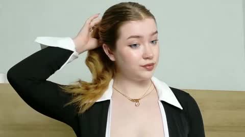Snapshot of rebecca_lace chatting on 09-18-25, 02:57 rebecca_lace online show from 09-18-25, 02:57