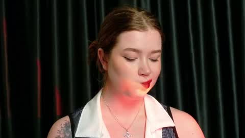 Snapshot of rebecca_lace chatting on 10-17-25, 11:18 rebecca_lace online show from 10-17-25, 11:18