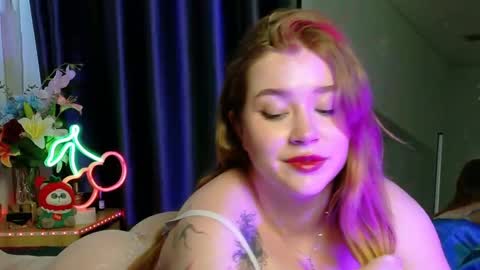Snapshot of rebecca_lace chatting on 10-19-25, 01:39 rebecca_lace online show from 10-19-25, 01:39