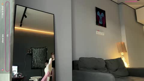 Snapshot of rebeccaniksoon chatting on 09-17-25, 03:41 Rebecca Nikson online show from 09-17-25, 03:41