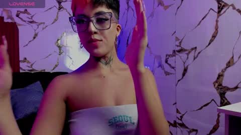 Snapshot of rebeka_baker chatting on 09-23-25, 02:36 REBEKA online show from 09-23-25, 02:36