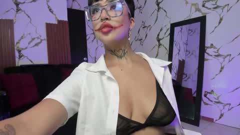Snapshot of rebeka_baker chatting on 10-21-25, 12:17 REBEKA online show from 10-21-25, 12:17