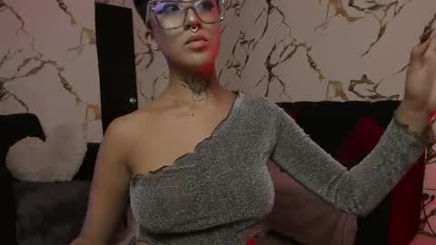 Snapshot of rebeka_baker chatting on 11-19-25, 12:16 REBEKA online show from 11-19-25, 12:16
