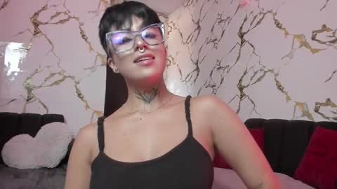 Snapshot of rebeka_baker chatting on 12-01-25, 01:38 REBEKA online show from 12-01-25, 01:38