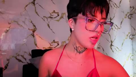 Snapshot of rebeka_baker chatting on 12-17-25, 08:04 REBEKA online show from 12-17-25, 08:04