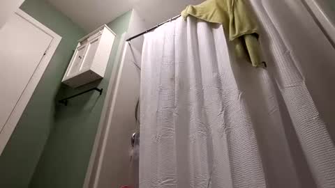 Snapshot of recka810 chatting on 10-24-25, 09:33 recka810 online show from 10-24-25, 09:33