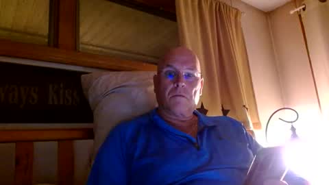 Snapshot of recman15 chatting on 10-09-25, 12:52 Mtn. Man online show from 10-09-25, 12:52