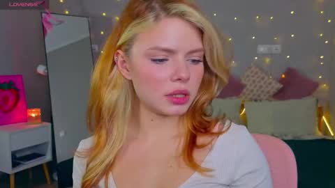 Snapshot of red__candy chatting on 12-02-25, 09:25 red__candy online show from 12-02-25, 09:25