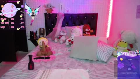 Snapshot of red_girlofficial chatting on 02-09-25, 04:25 Taliana online show from 02-09-25, 04:25
