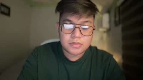 Snapshot of red_iibraxx chatting on 02-12-26, 01:17 Red Libra online show from 02-12-26, 01:17