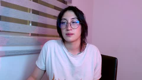 Snapshot of red_moonn chatting on 12-04-24, 02:15 IG OF red moonn online show from 12-04-24, 02:15