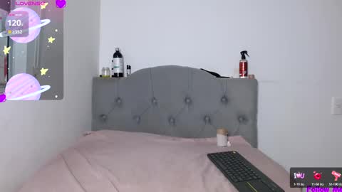 Snapshot of red_moonn chatting on 02-16-25, 12:32 IG OF red moonn online show from 02-16-25, 12:32