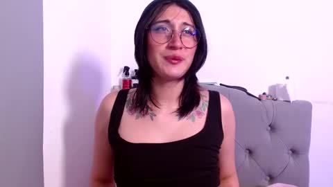Snapshot of red_moonn chatting on 02-18-25, 02:38 IG OF red moonn online show from 02-18-25, 02:38