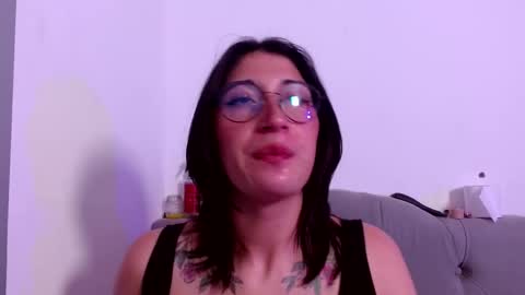 Snapshot of red_moonn chatting on 02-18-25, 05:42 IG OF red moonn online show from 02-18-25, 05:42