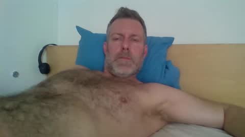 Red online show from 11-17-25, 10:54