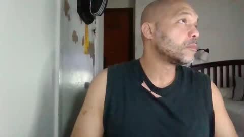 Snapshot of redbone441 chatting on 02-08-26, 01:25 Redbone online show from 02-08-26, 01:25