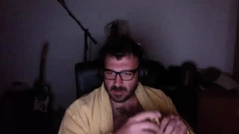 Snapshot of redbonezzzz chatting on 04-06-26, 06:53 redbonezzzz online show from 04-06-26, 06:53