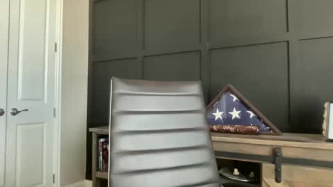 RedBull online show from 10-20-25, 07:36