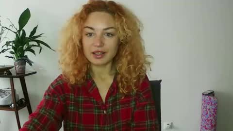 Snapshot of reddgirll chatting on 01-24-25, 10:43 reddgirll online show from 01-24-25, 10:43