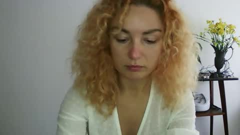 Snapshot of reddgirll chatting on 02-03-25, 12:03 reddgirll online show from 02-03-25, 12:03