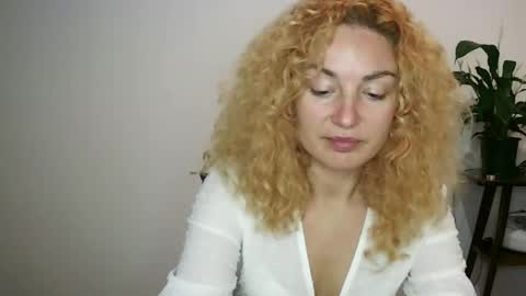 Snapshot of reddgirll chatting on 02-03-25, 08:35 reddgirll online show from 02-03-25, 08:35
