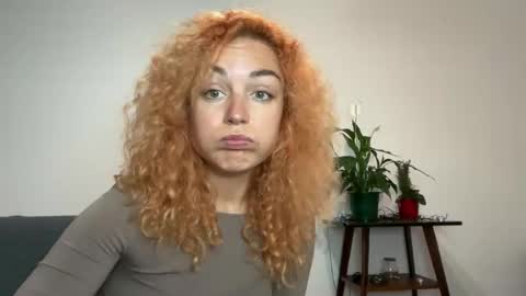 Snapshot of reddgirll chatting on 02-19-25, 05:38 reddgirll online show from 02-19-25, 05:38
