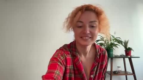 Snapshot of reddgirll chatting on 02-22-25, 04:30 reddgirll online show from 02-22-25, 04:30