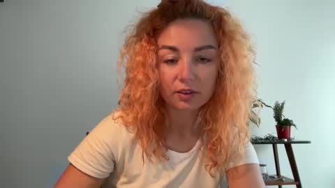 Snapshot of reddgirll chatting on 02-25-25, 11:41 reddgirll online show from 02-25-25, 11:41