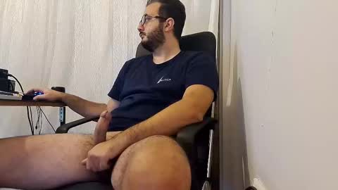 Redhat online show from 11-10-25, 04:28