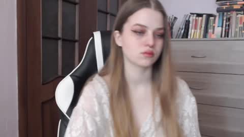 Snapshot of redhead_rabbit chatting on 02-26-25, 02:37 Lily online show from 02-26-25, 02:37